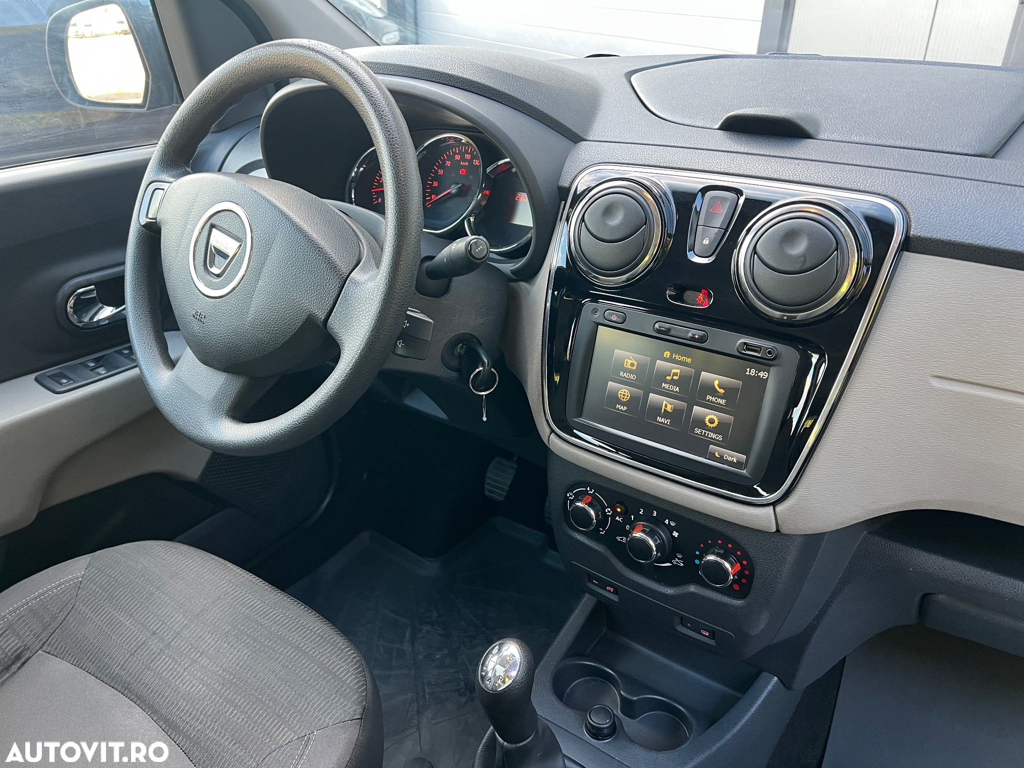 Dacia Lodgy 1.5 dCi 90 CP Laureate - 8