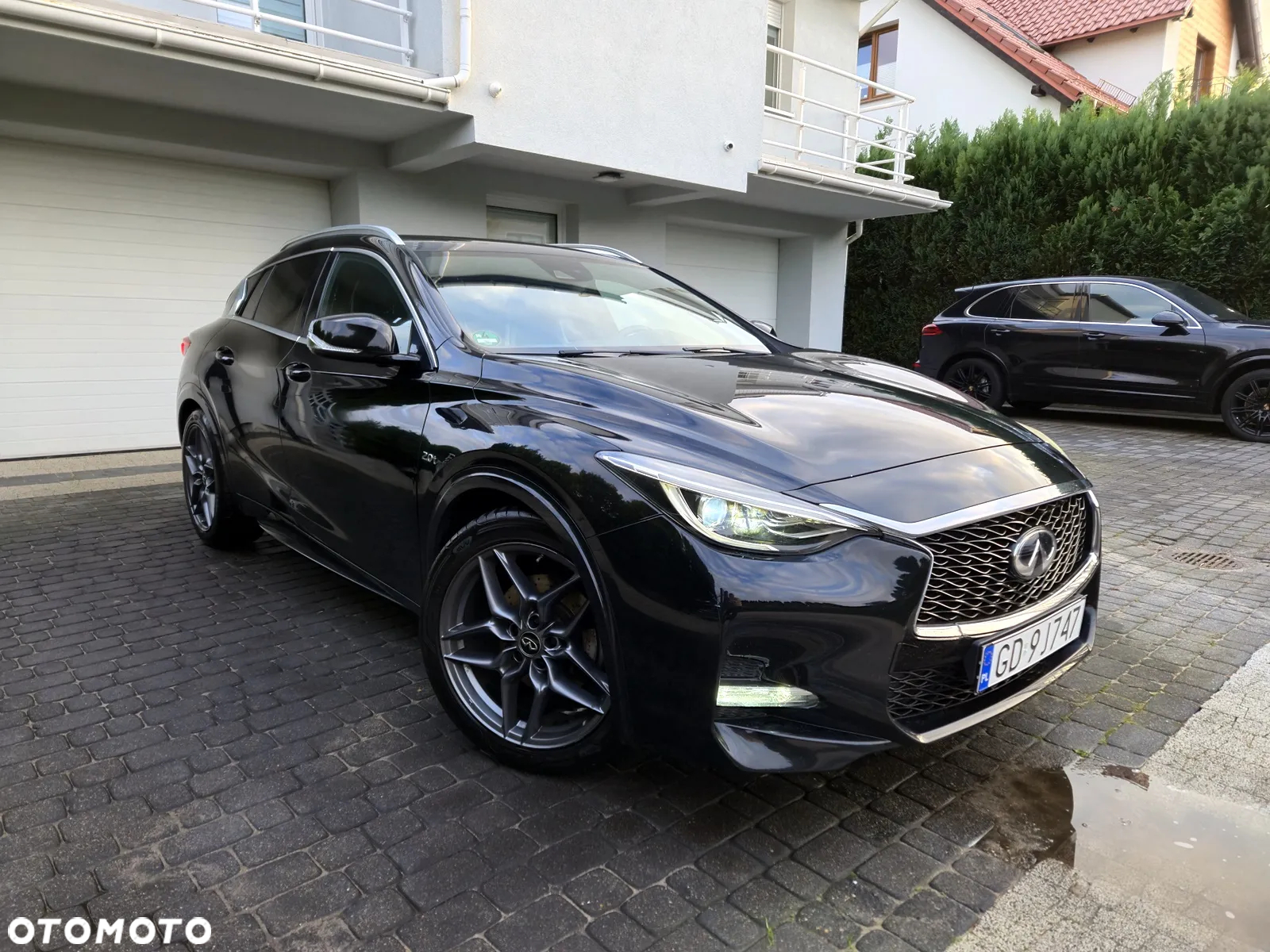 Infiniti Q30 2.0t Sport City Black AWD 7DCT - 2