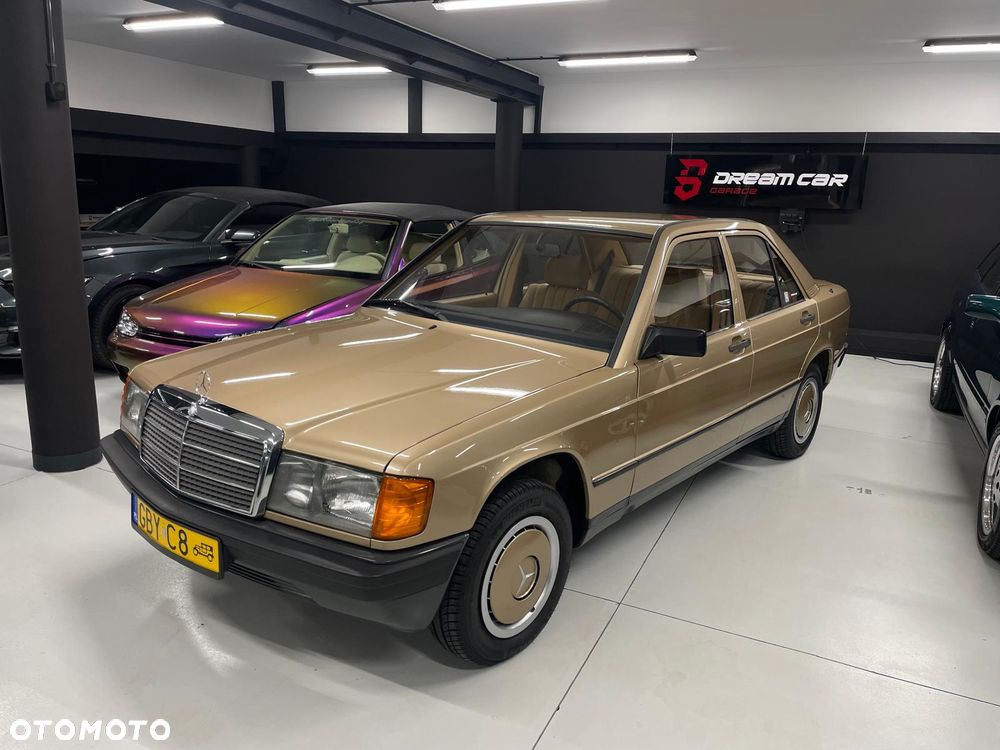 Mercedes-Benz W201 (190) - 1