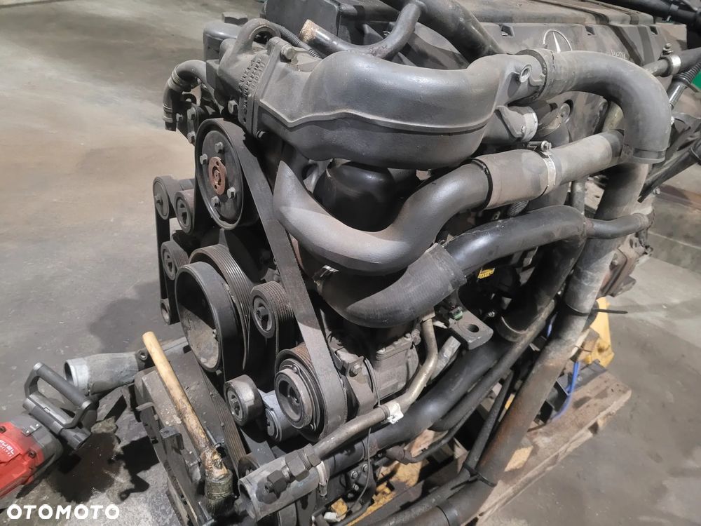 Silnik Mercedes  Axor 330 - 1