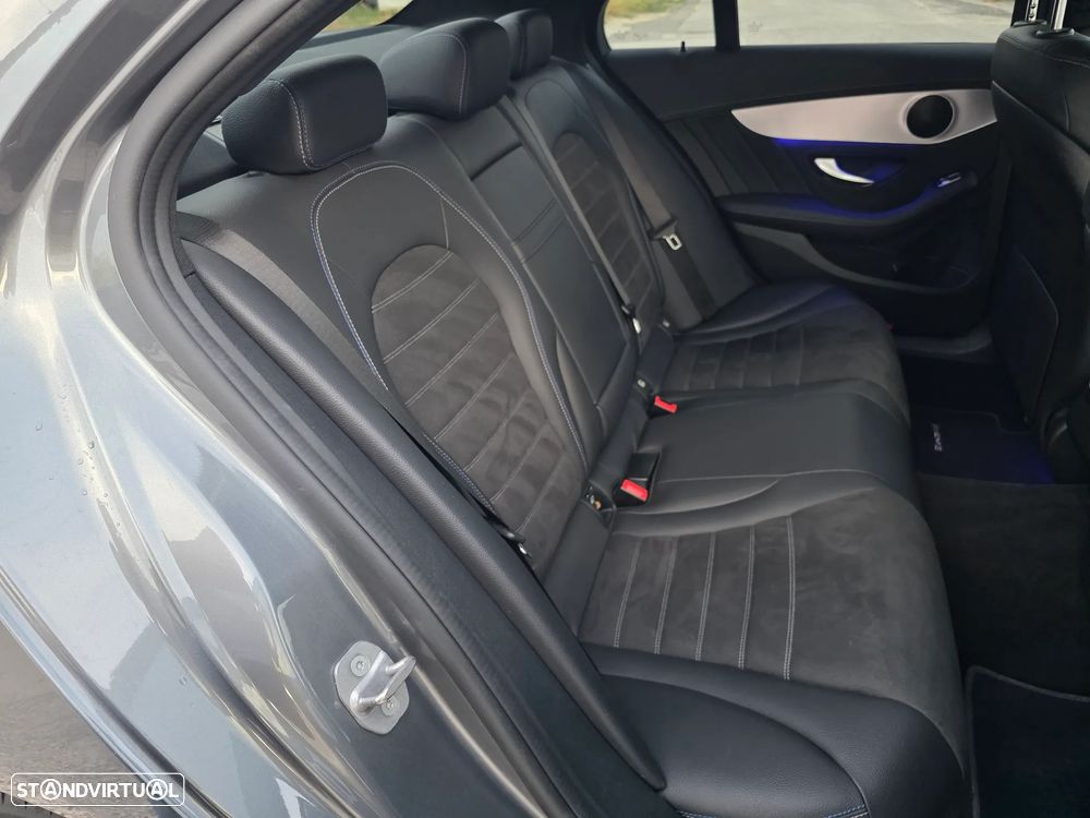 Mercedes-Benz C 300 de AMG Line - 21