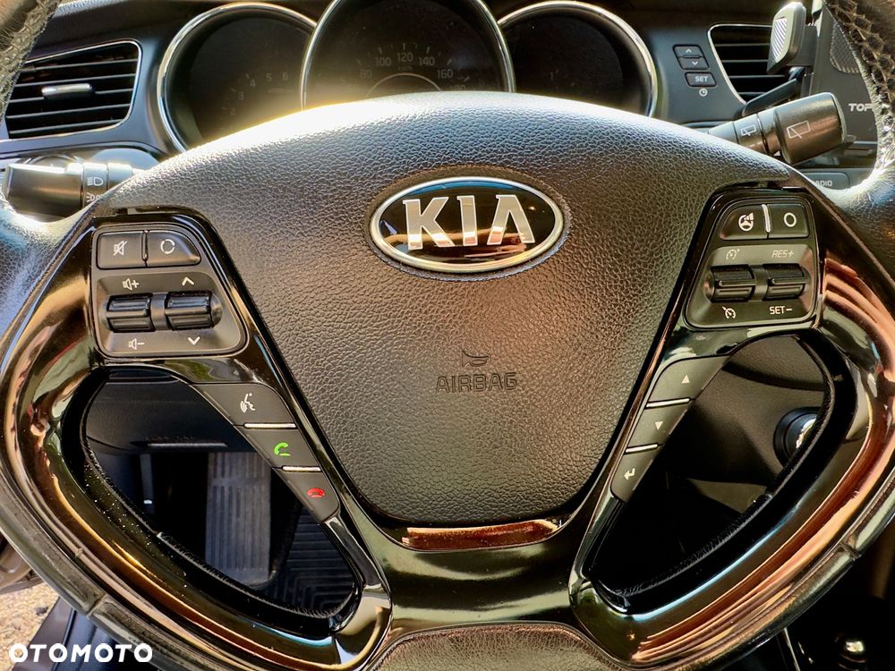 Kia Ceed - 10