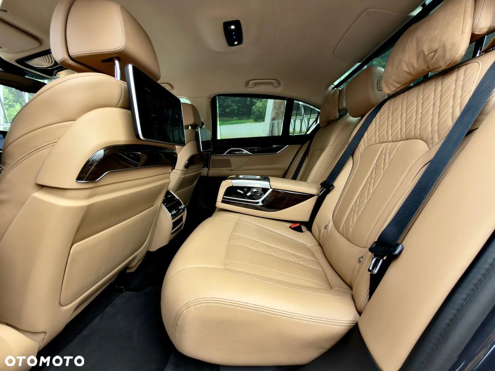 BMW Seria 7 - 18