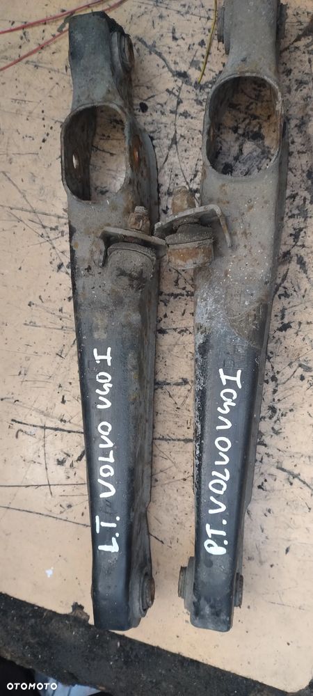 VOLVO V40 I Combi wahacz tył prawy lewy - 1