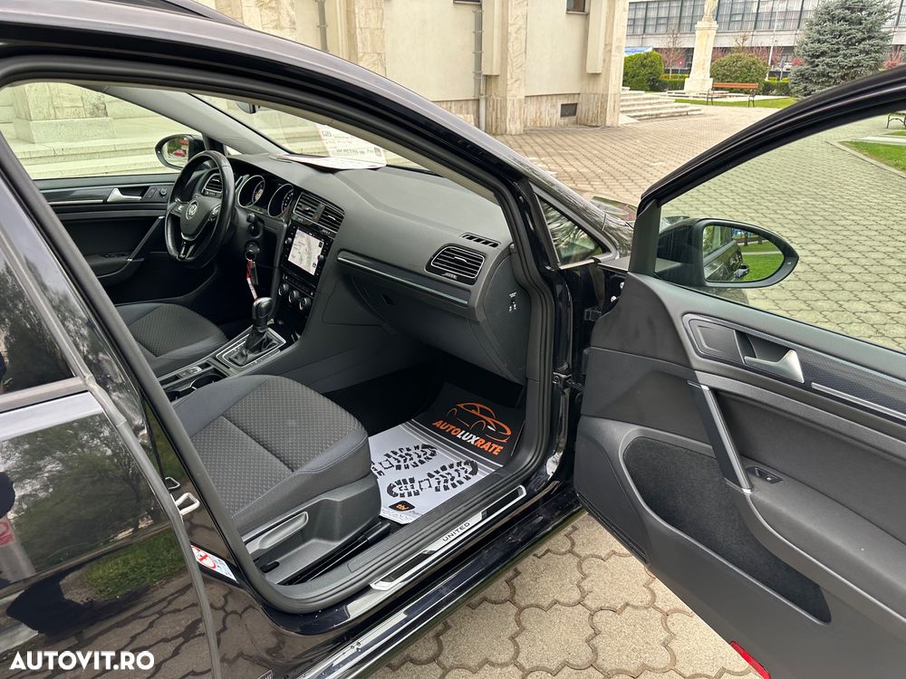 Volkswagen Golf - 34