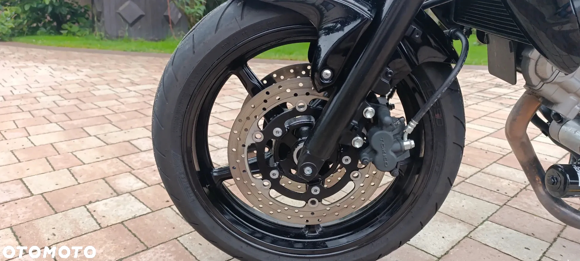 Suzuki GSR - 39