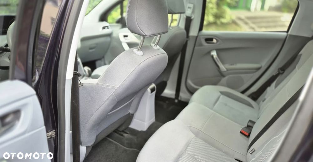 Peugeot 208 2014 photo 4