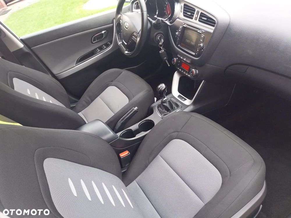 Kia Ceed - 13