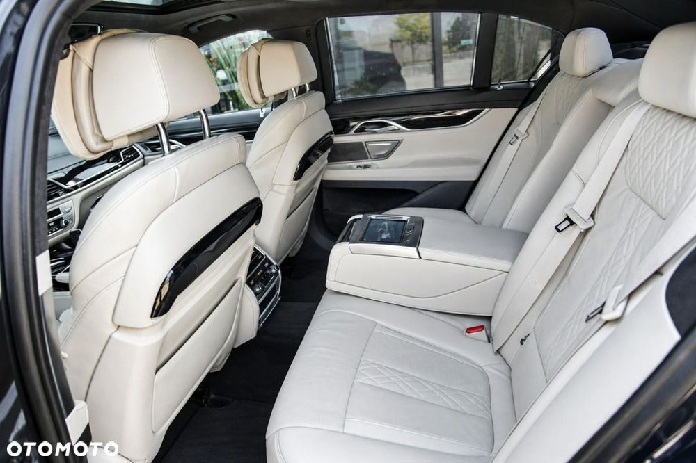 BMW Seria 7 - 20