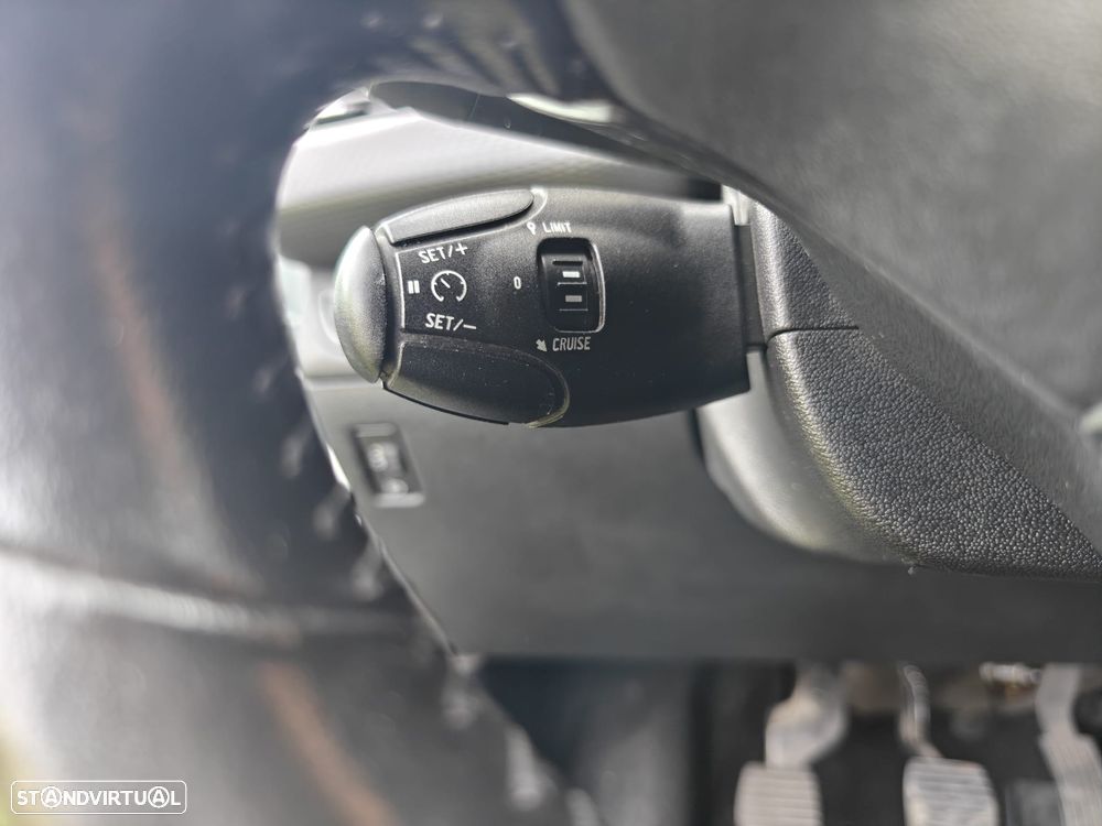 Peugeot 2008 1.2 PureTech Style - 31