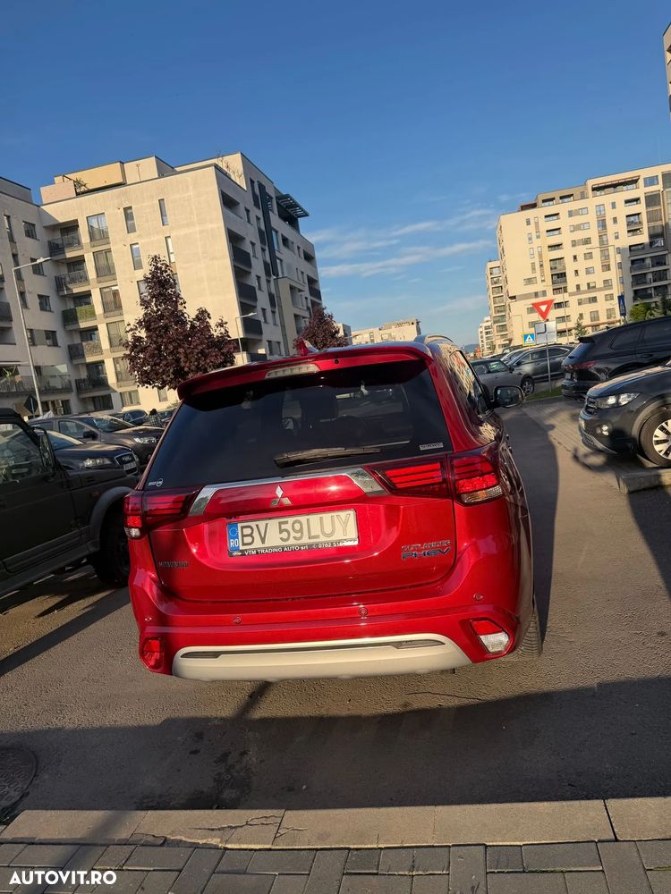 Mitsubishi Outlander PHEV 2.4 L 4X4 Instyle+ - 8