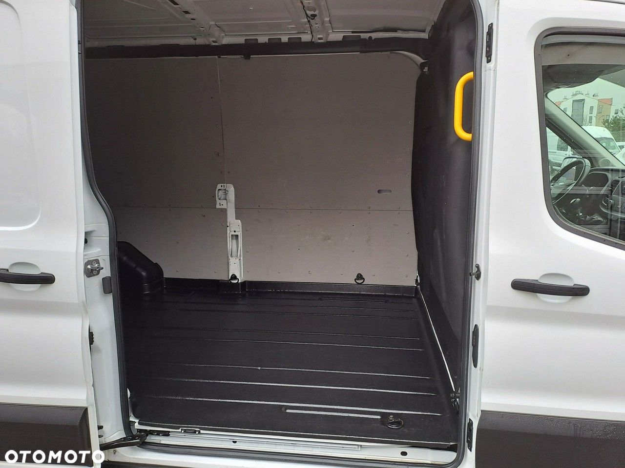 Ford Transit - 11