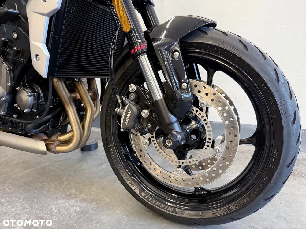 Triumph Trident - 7