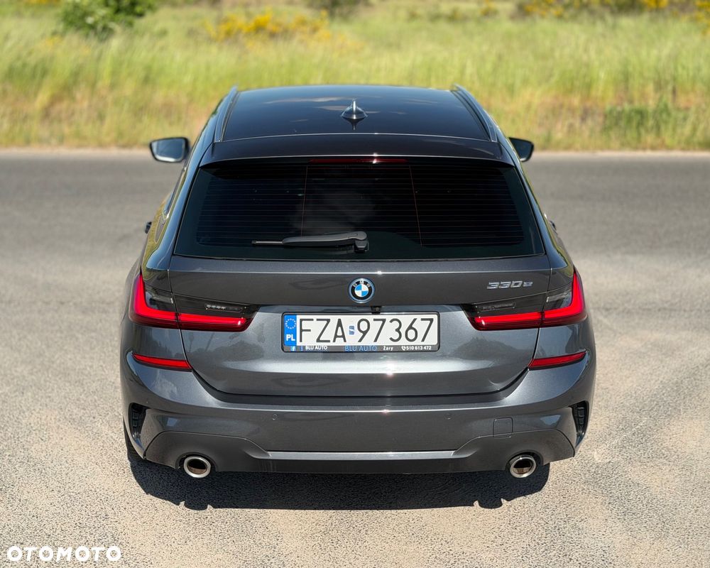 BMW Seria 3 330e M Sport - 14