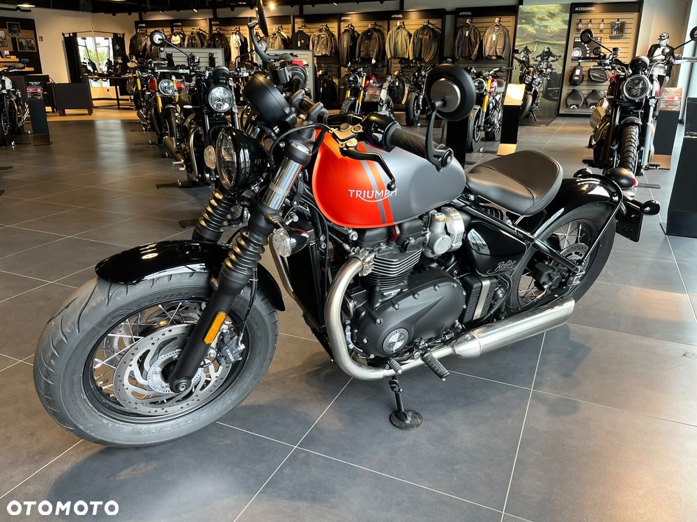 Triumph Bonneville Bobber - 22