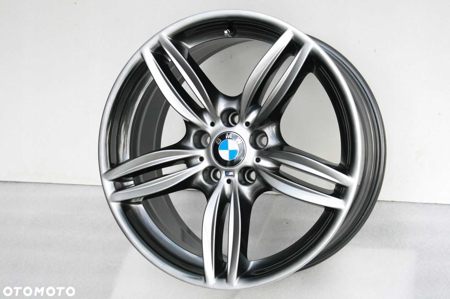 19 ORYGINAŁ BMW M-PAKIET 5 1 2 3 4 5GT 6 X1 X3 X4 WZ 351M tel. 503 325 350 - 4