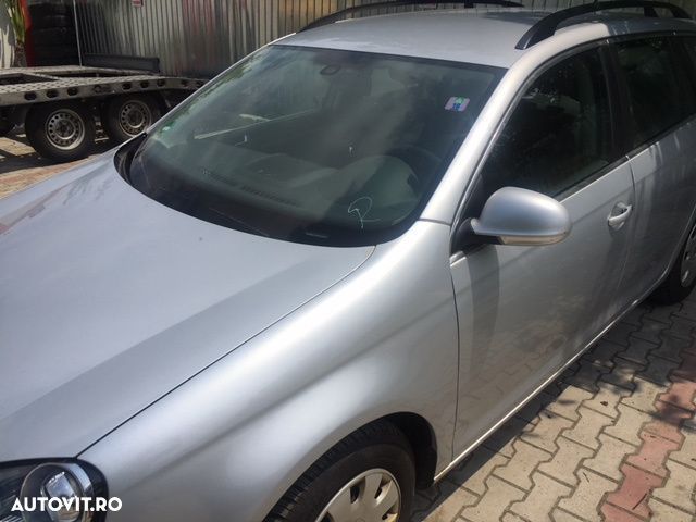 Dezmembrez Golf 5 Variant Combi - 3