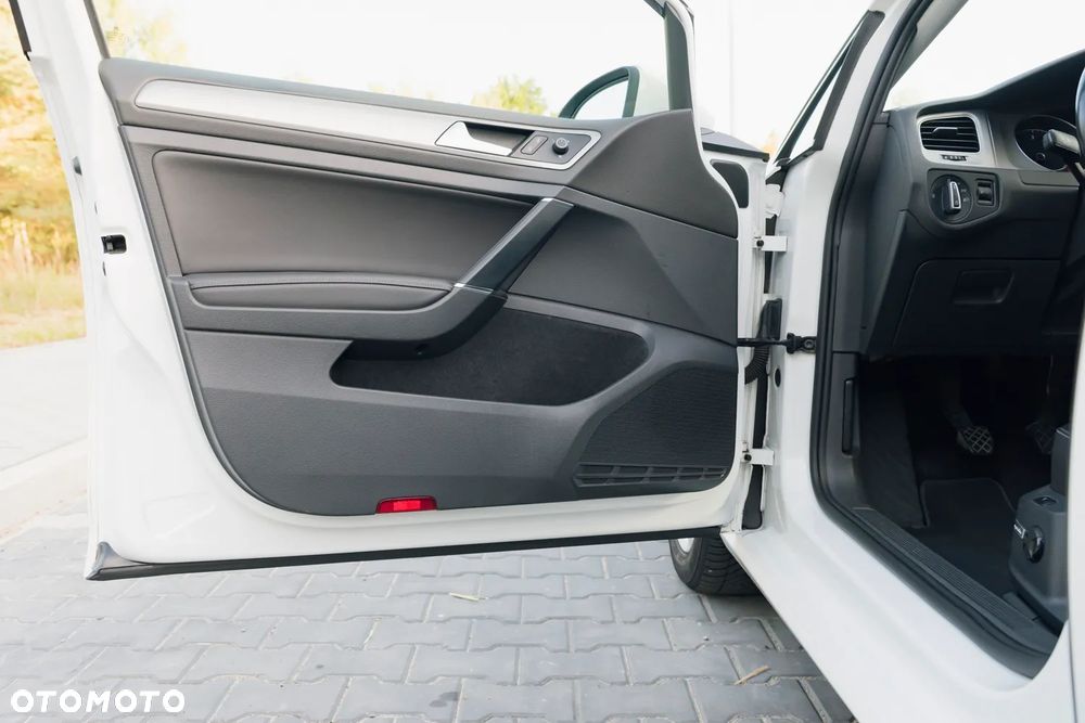Volkswagen Golf - 21