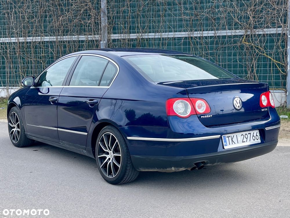 Volkswagen Passat 2.0 TDI Comfortline - 3