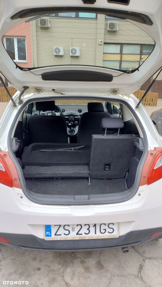Mazda 2 1.3 Navi + - 8