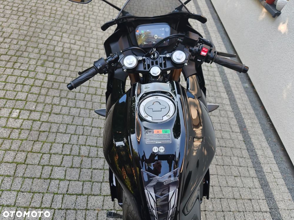 Yamaha YZF - 27