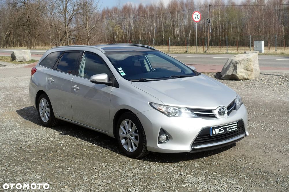 Toyota Auris 1.4 D-4D - 3