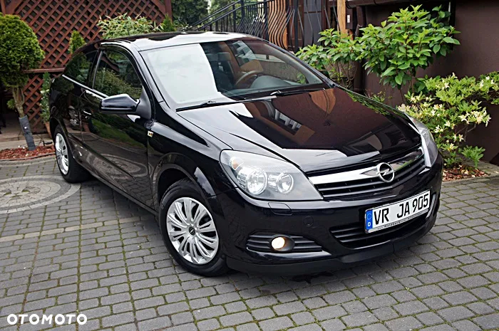 Opel Astra GTC 1.6 - 8