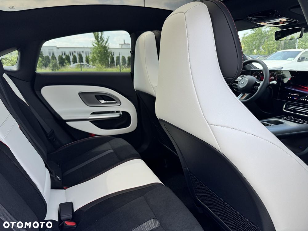 Mercedes-Benz CLA 200 mHEV 4-Matic 8G-DCT - 19