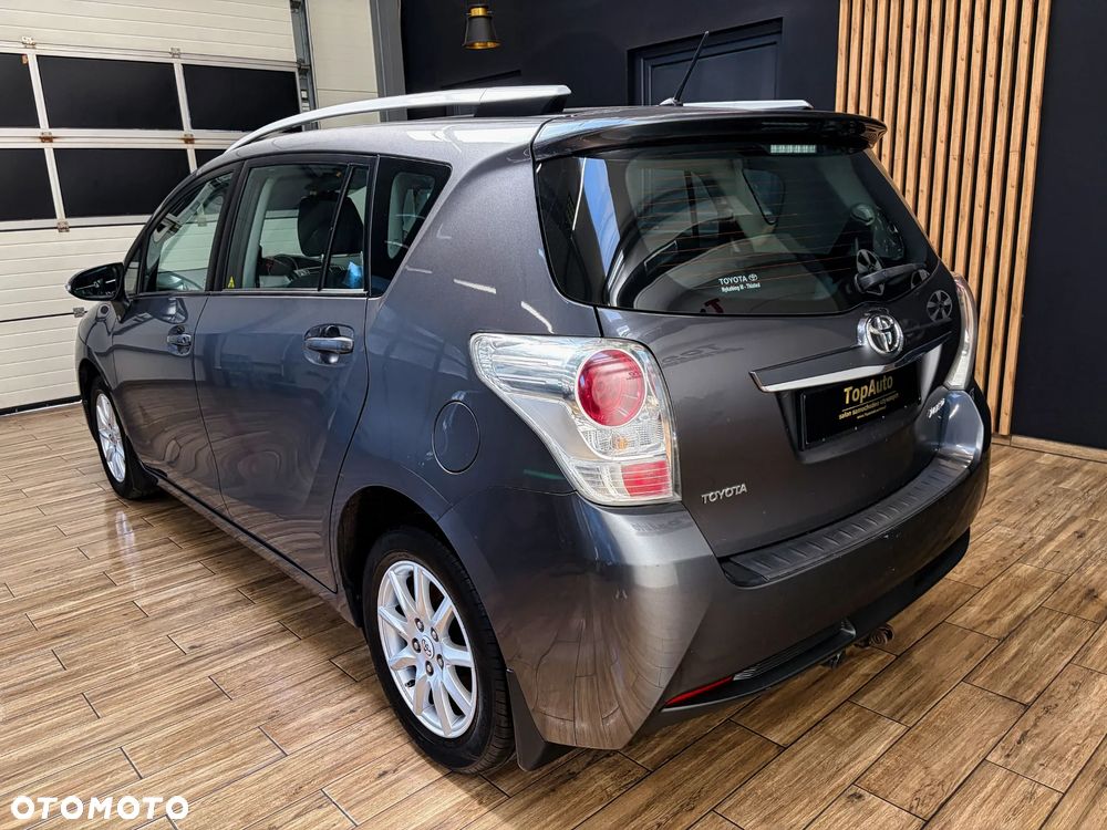 Toyota Verso 1.8 Premium 7os - 9