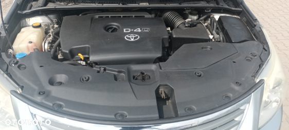 Toyota Avensis 2.0 D-4D - 10