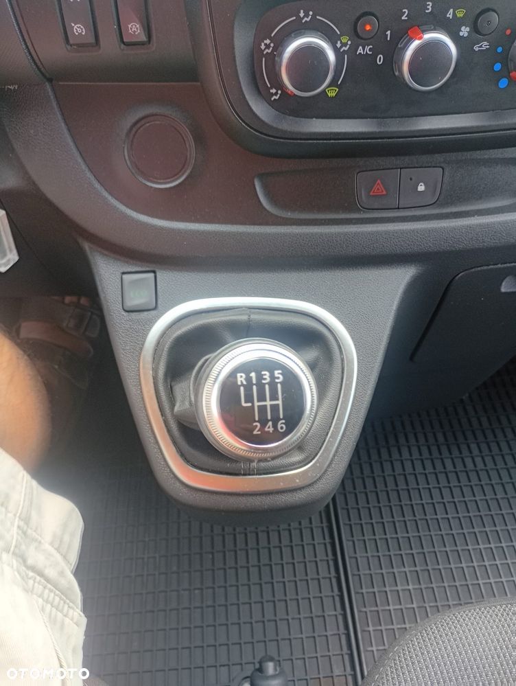 Renault TRAFIC - 35