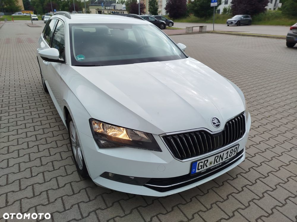 Skoda Superb 2.0 TDI DSG Ambition - 7