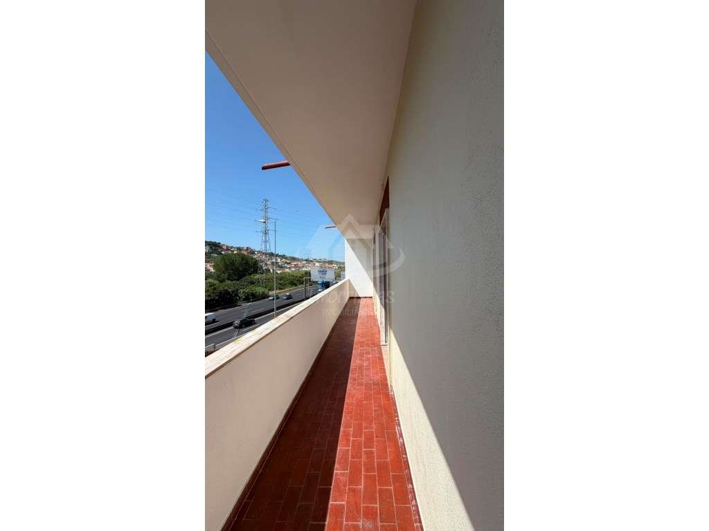 T1+1 Totalmente remodelado com varanda - Patameiras, Odivelas - Grande imagem: 2/29