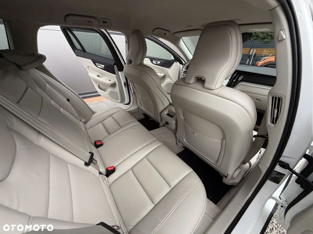 Volvo V60 D4 Inscription - 18