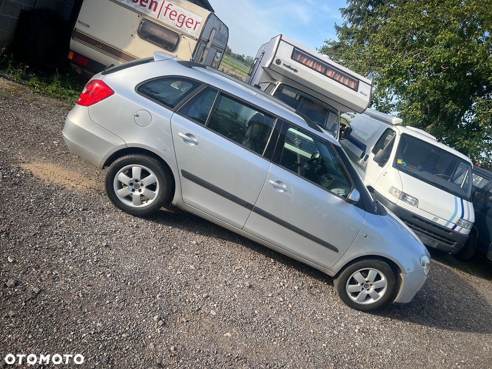 Volkswagen Touran - 4