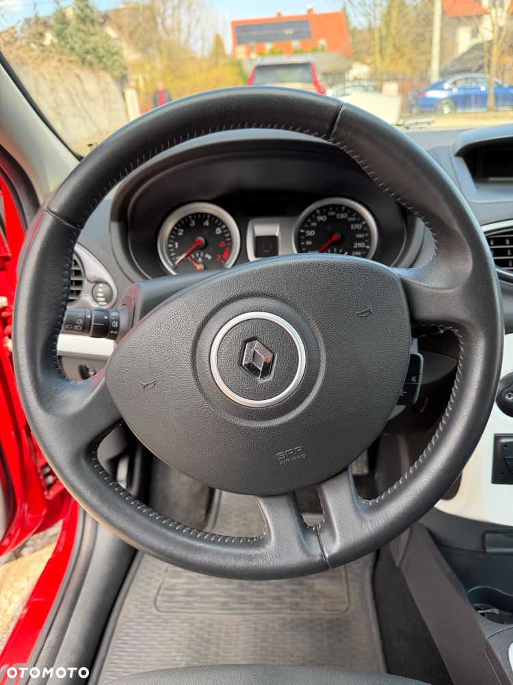 Renault Clio - 11