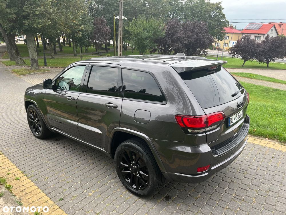 Jeep Grand Cherokee - 14
