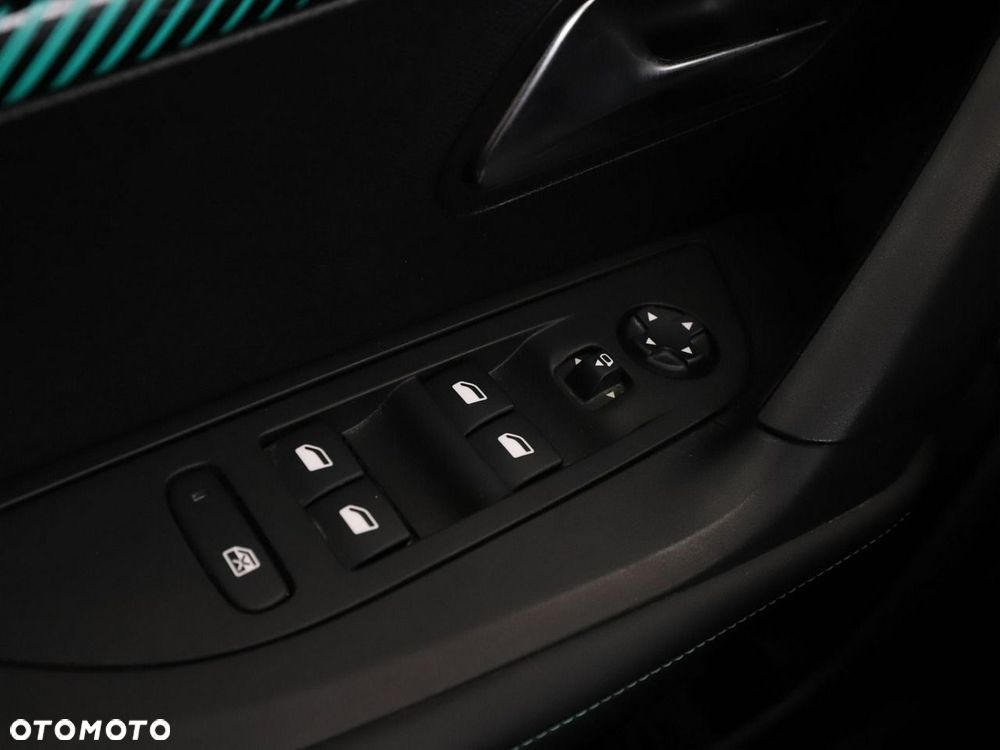 Peugeot 2008 PureTech 130 Allure Pack - 36