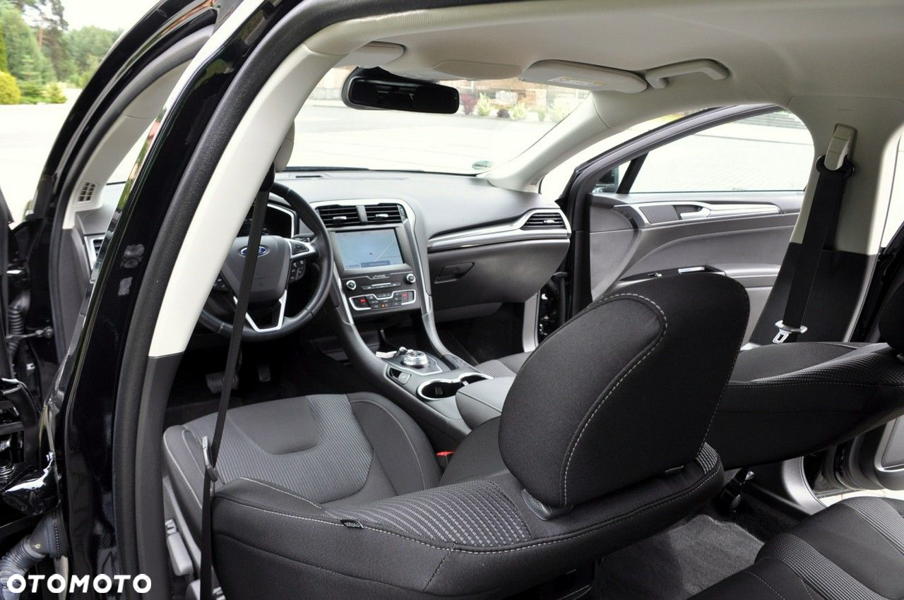 Ford Mondeo - 28