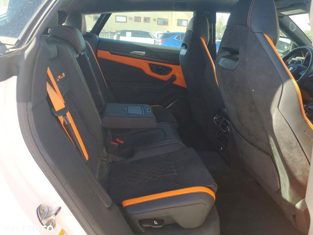 Lamborghini Urus - 11