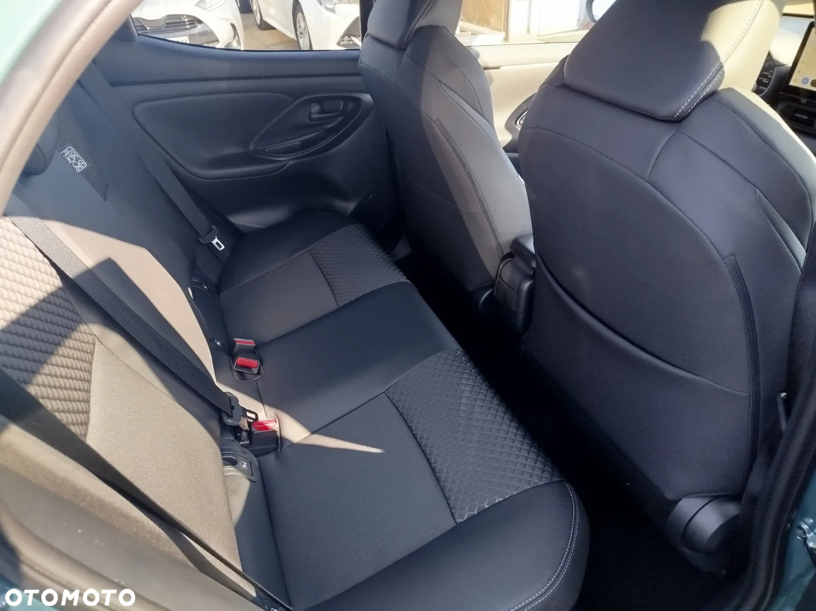Toyota Yaris Hybrid 1.5 Executive - 16