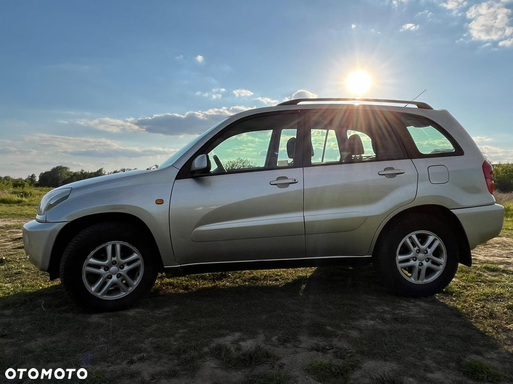Toyota RAV4 - 1