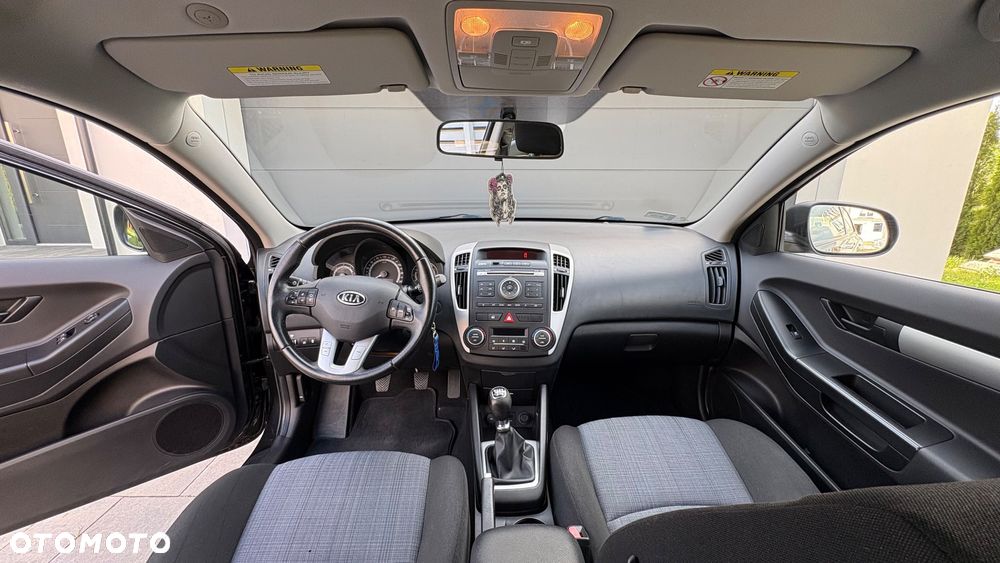 Kia Ceed 1.6 CRDi ISG Vision - 20