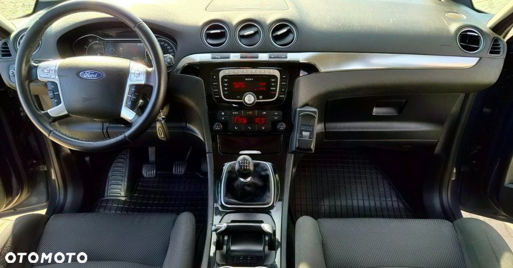 Ford S-Max - 34