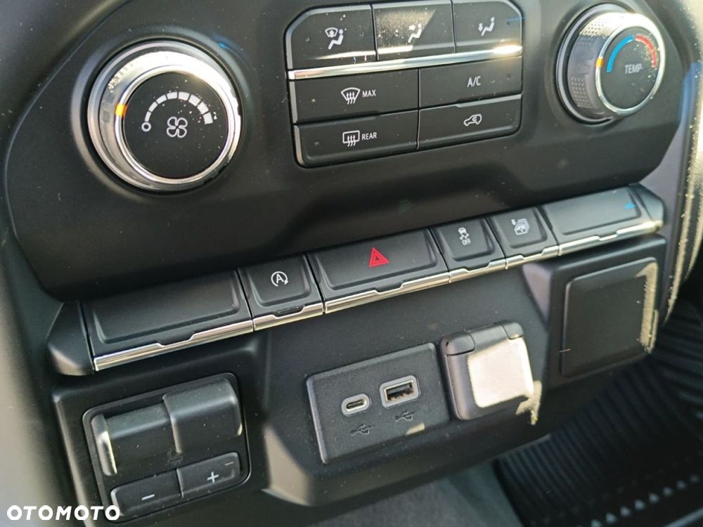 Chevrolet Silverado - 30
