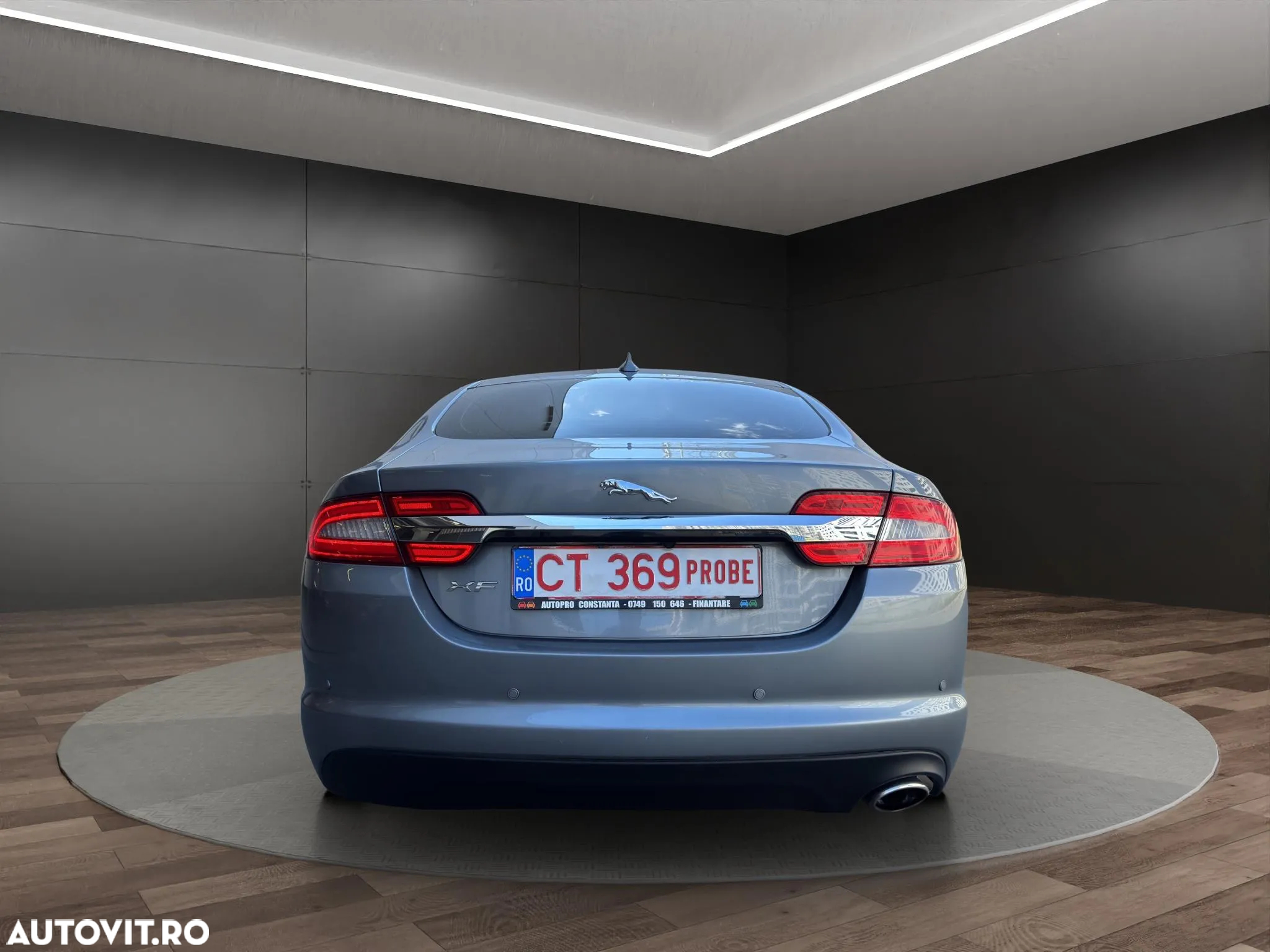 Jaguar XF - 15