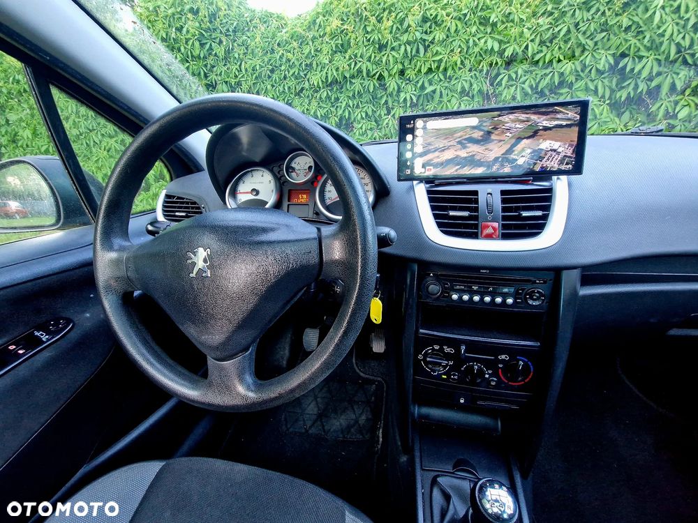 Peugeot 207 - 10