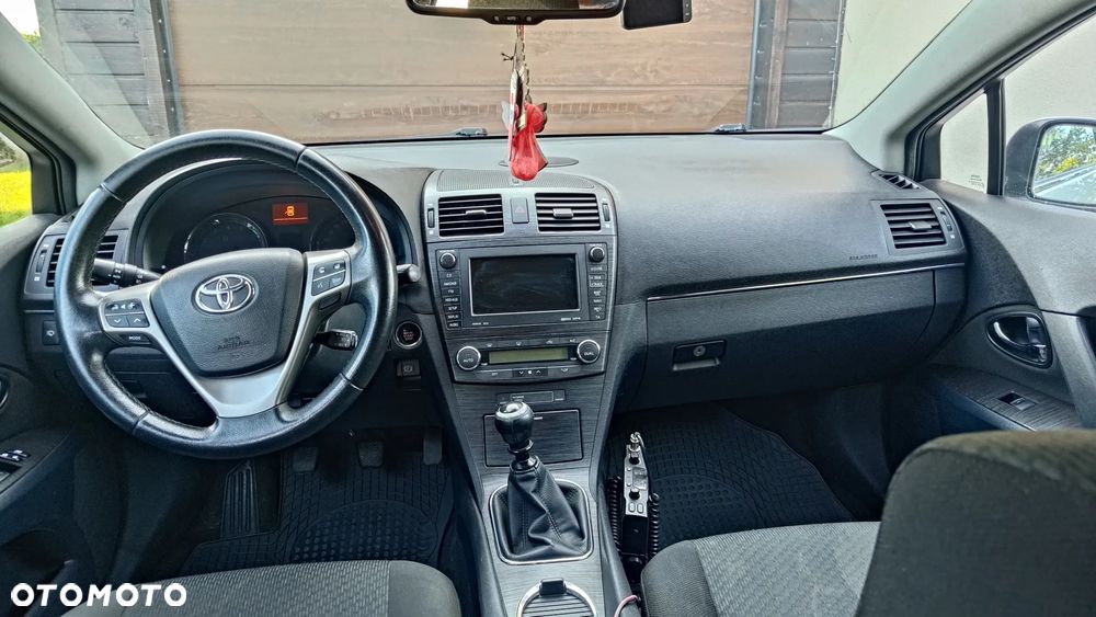 Toyota Avensis 1.8 Sol NAVI - 22