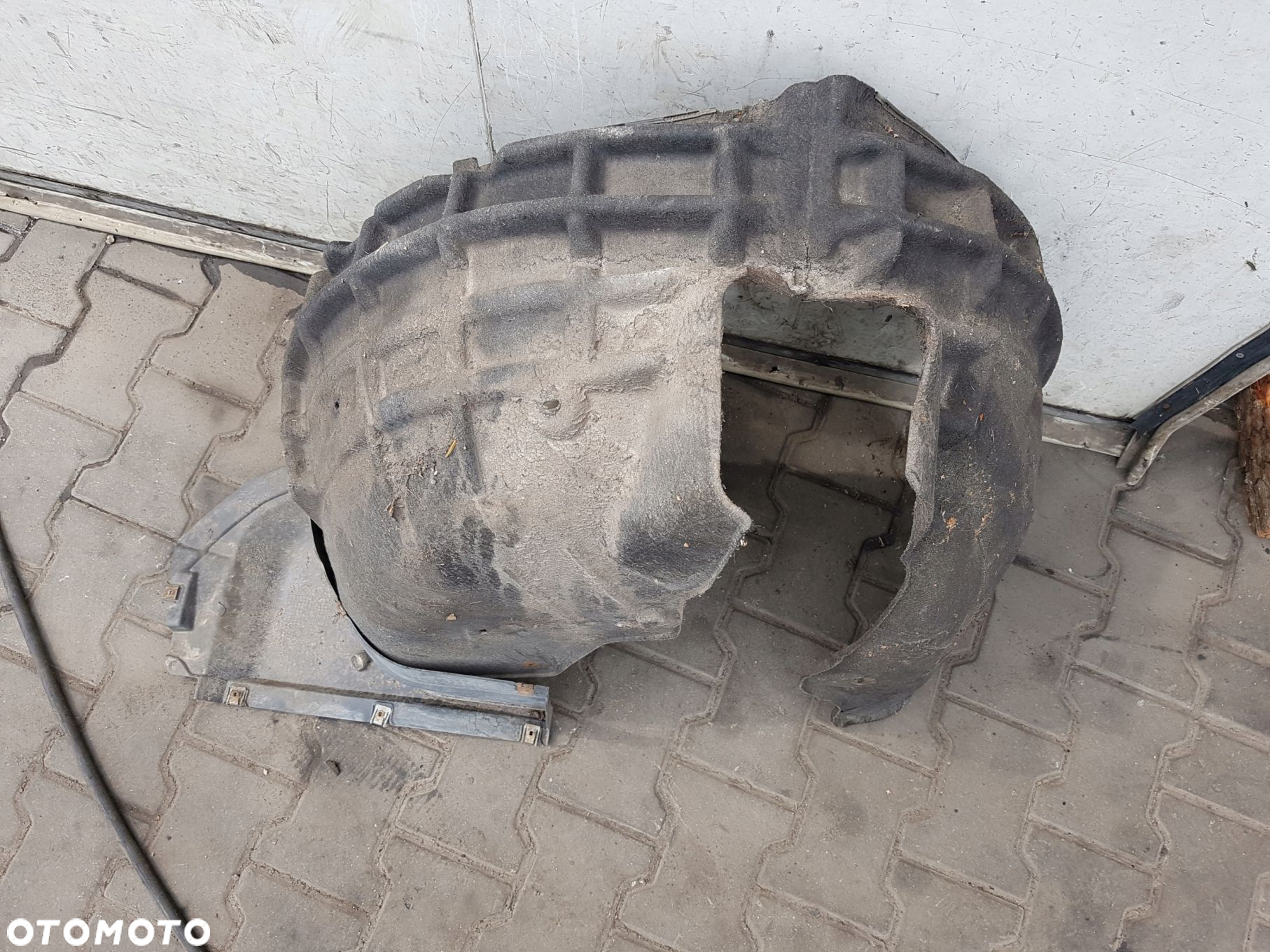 AUDI Q3 8U 11-14r NADKOLE PRAWE PRZÓD 8U0853888 - 2