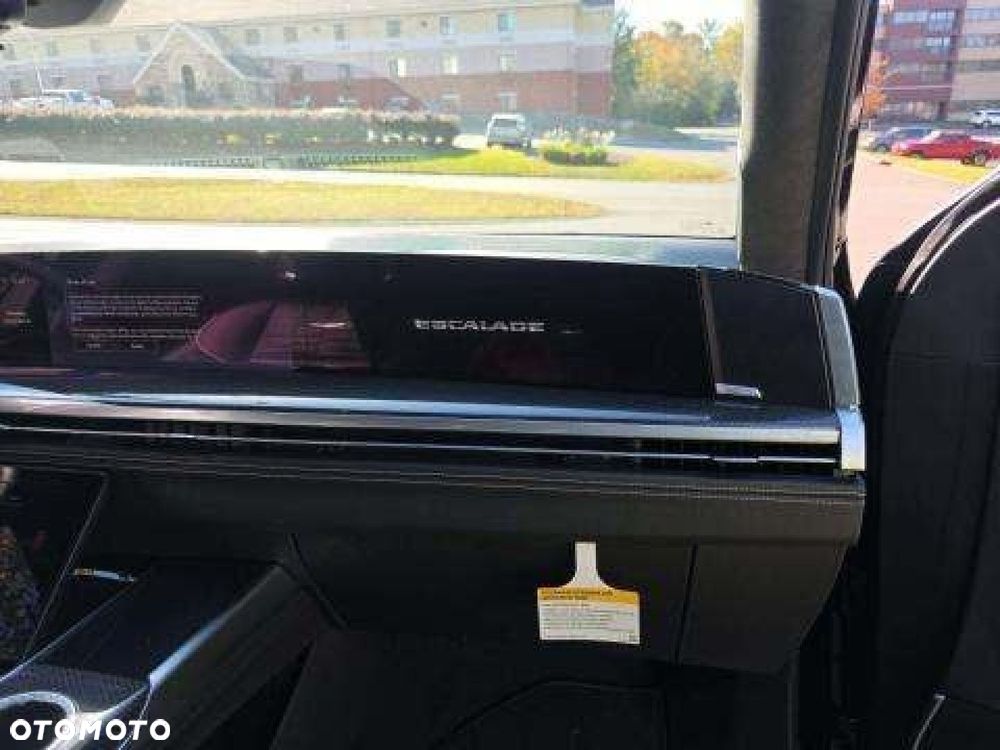 Cadillac Escalade - 16